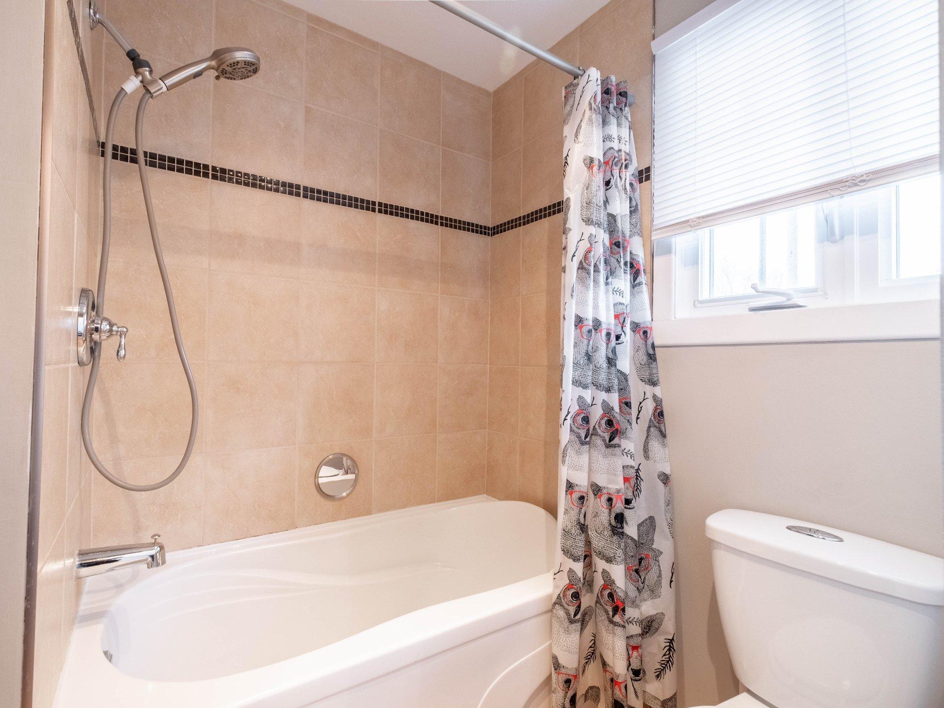









327


Rue Lapierre

,
Sorel-Tracy,




QC
J3P5J1

