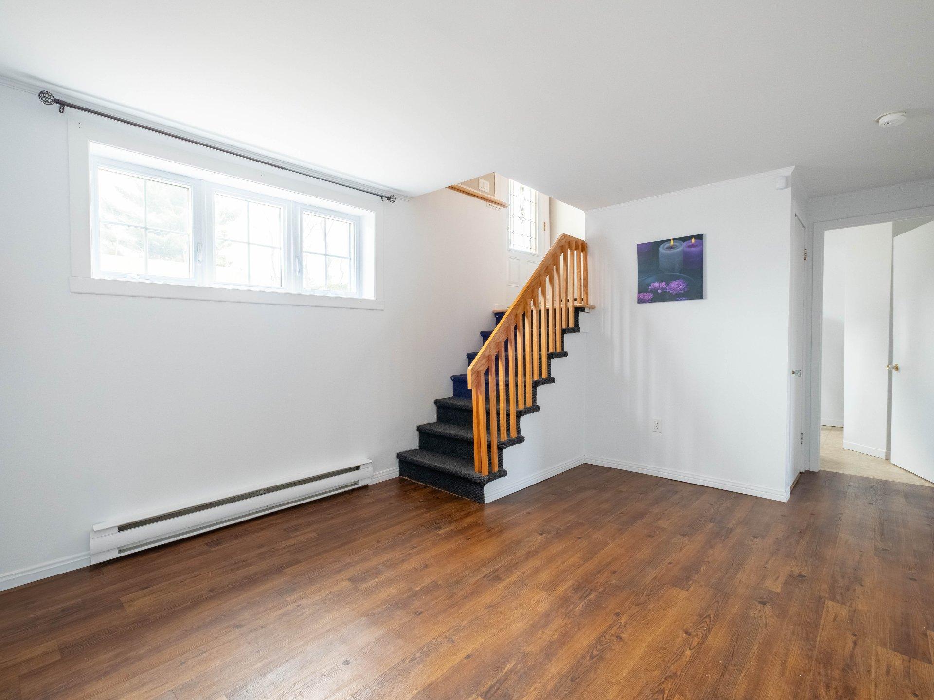 









327


Rue Lapierre

,
Sorel-Tracy,




QC
J3P5J1

