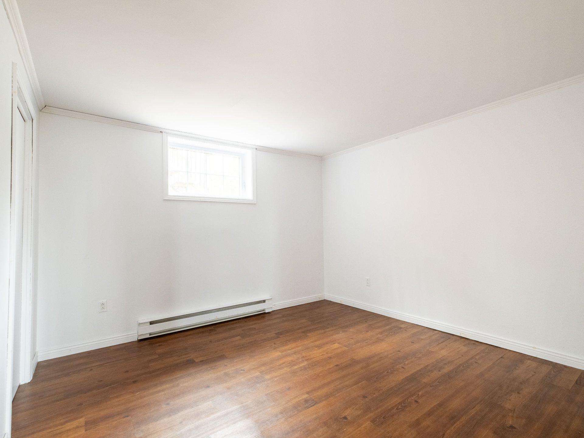 









327


Rue Lapierre

,
Sorel-Tracy,




QC
J3P5J1

