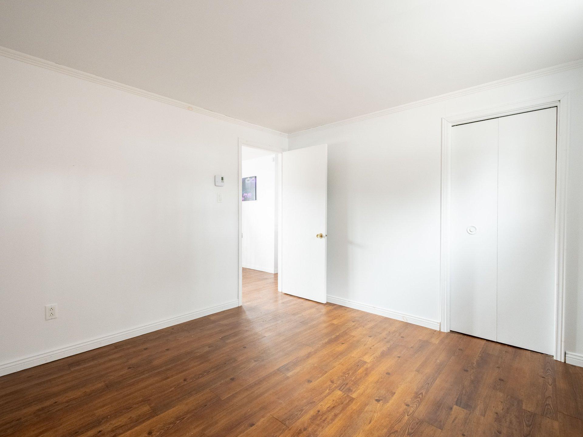 









327


Rue Lapierre

,
Sorel-Tracy,




QC
J3P5J1

