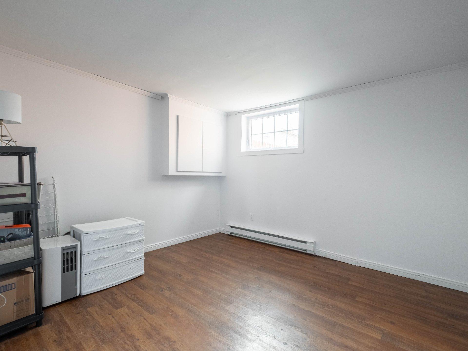 









327


Rue Lapierre

,
Sorel-Tracy,




QC
J3P5J1

