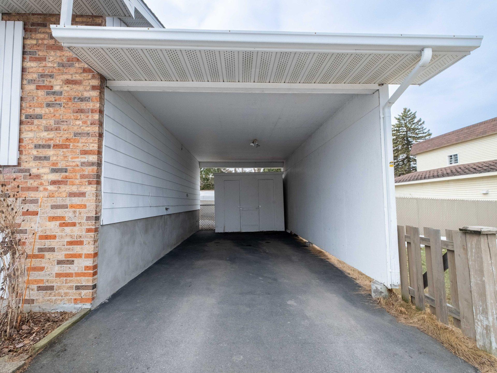 









327


Rue Lapierre

,
Sorel-Tracy,




QC
J3P5J1


