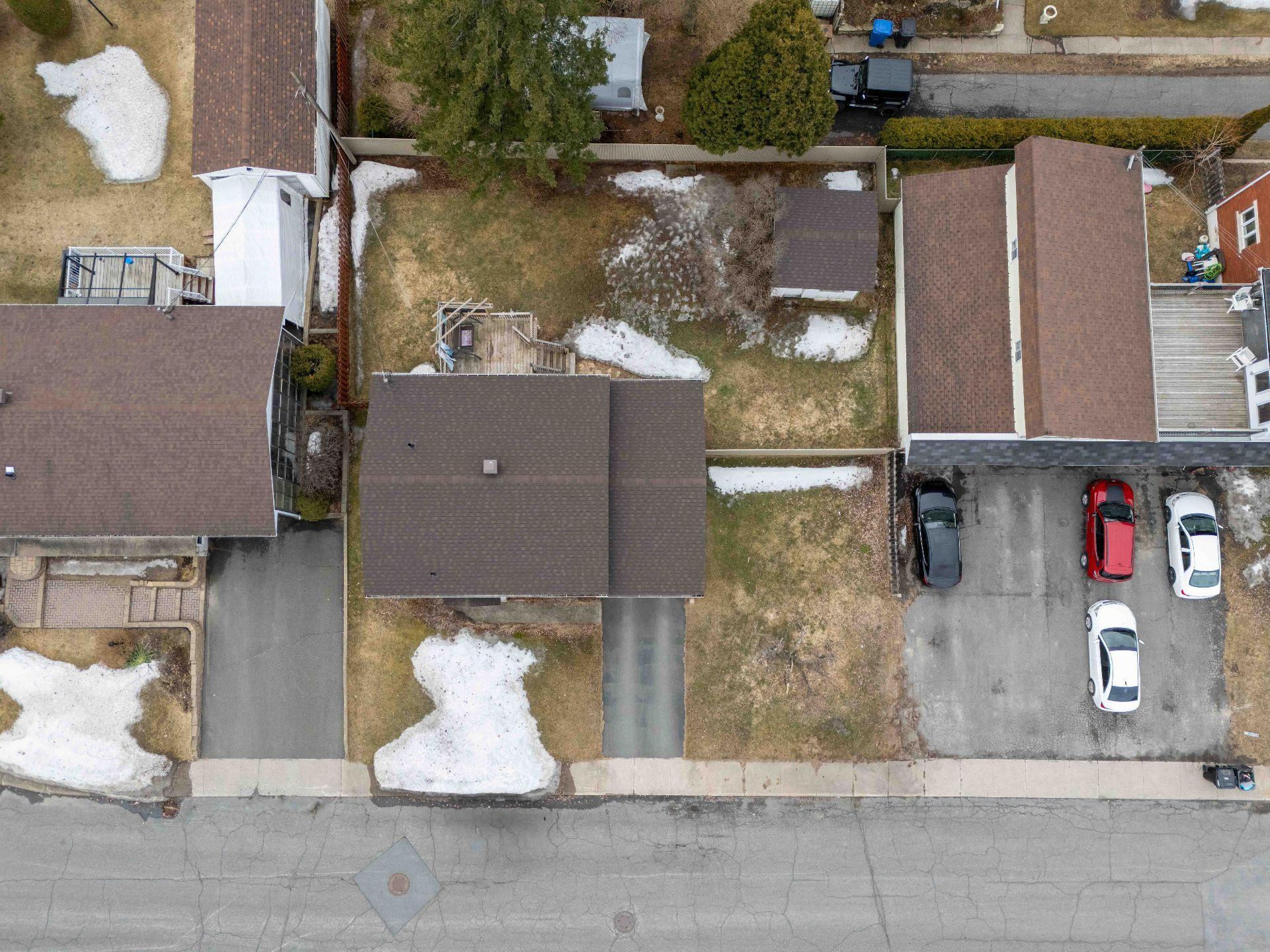 









327


Rue Lapierre

,
Sorel-Tracy,




QC
J3P5J1

