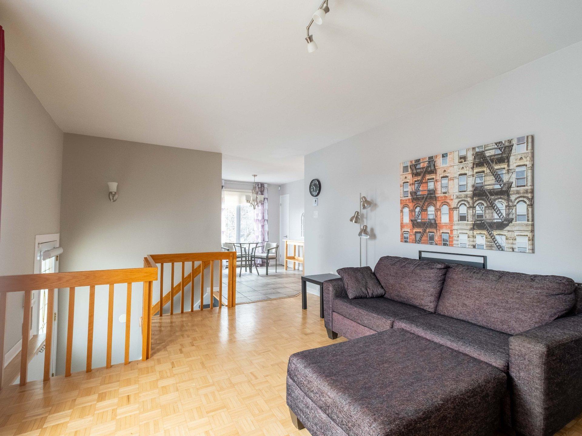 









327


Rue Lapierre

,
Sorel-Tracy,




QC
J3P5J1

