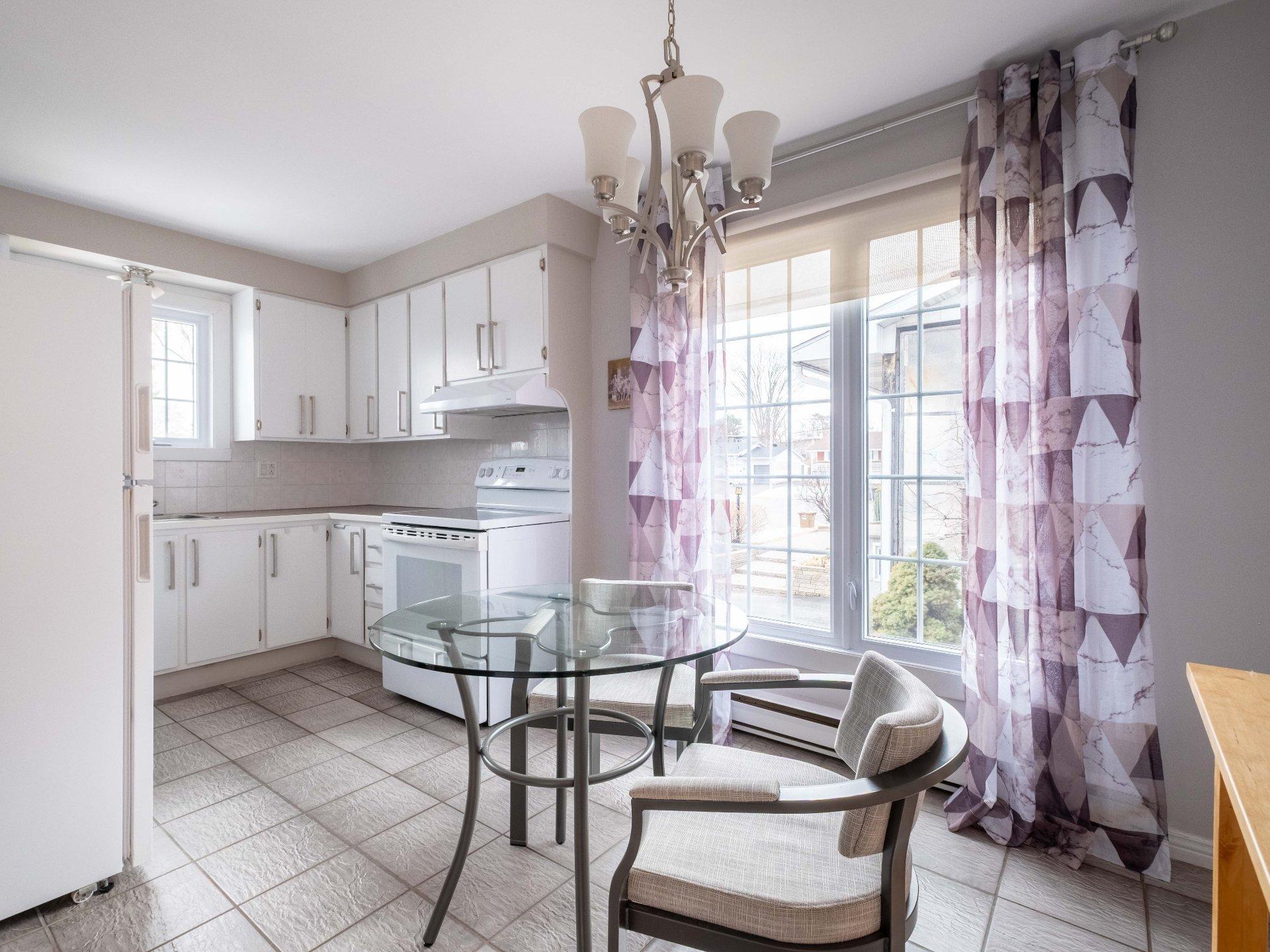









327


Rue Lapierre

,
Sorel-Tracy,




QC
J3P5J1

