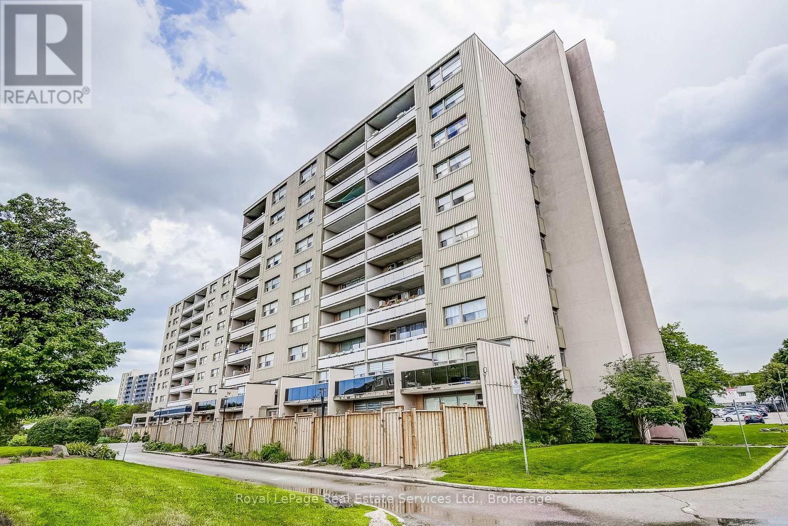 












17 - 15 ALBRIGHT ROAD

,
Hamilton (Vincent),




Ontario
L8K5J2

