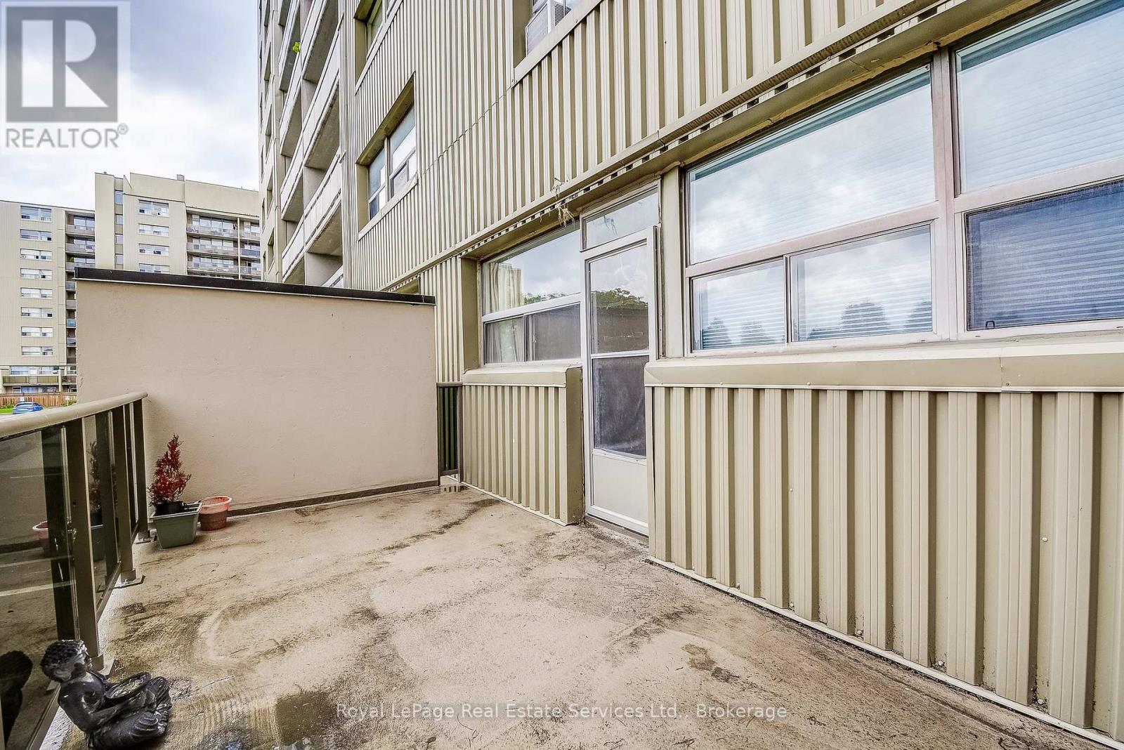 












17 - 15 ALBRIGHT ROAD

,
Hamilton (Vincent),




Ontario
L8K5J2

