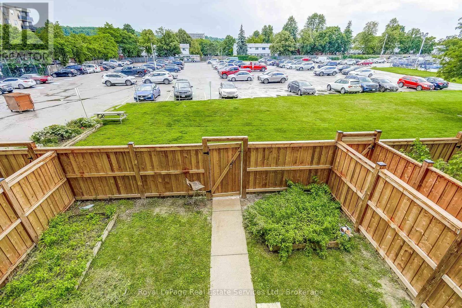












17 - 15 ALBRIGHT ROAD

,
Hamilton (Vincent),




Ontario
L8K5J2

