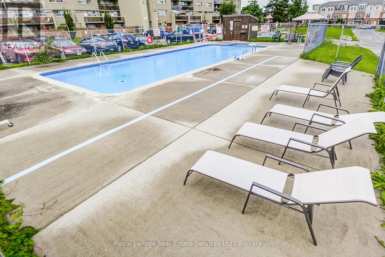 












17 - 15 ALBRIGHT ROAD

,
Hamilton (Vincent),




Ontario
L8K5J2

