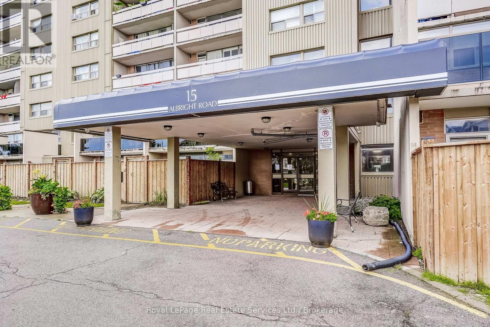 












17 - 15 ALBRIGHT ROAD

,
Hamilton (Vincent),




Ontario
L8K5J2

