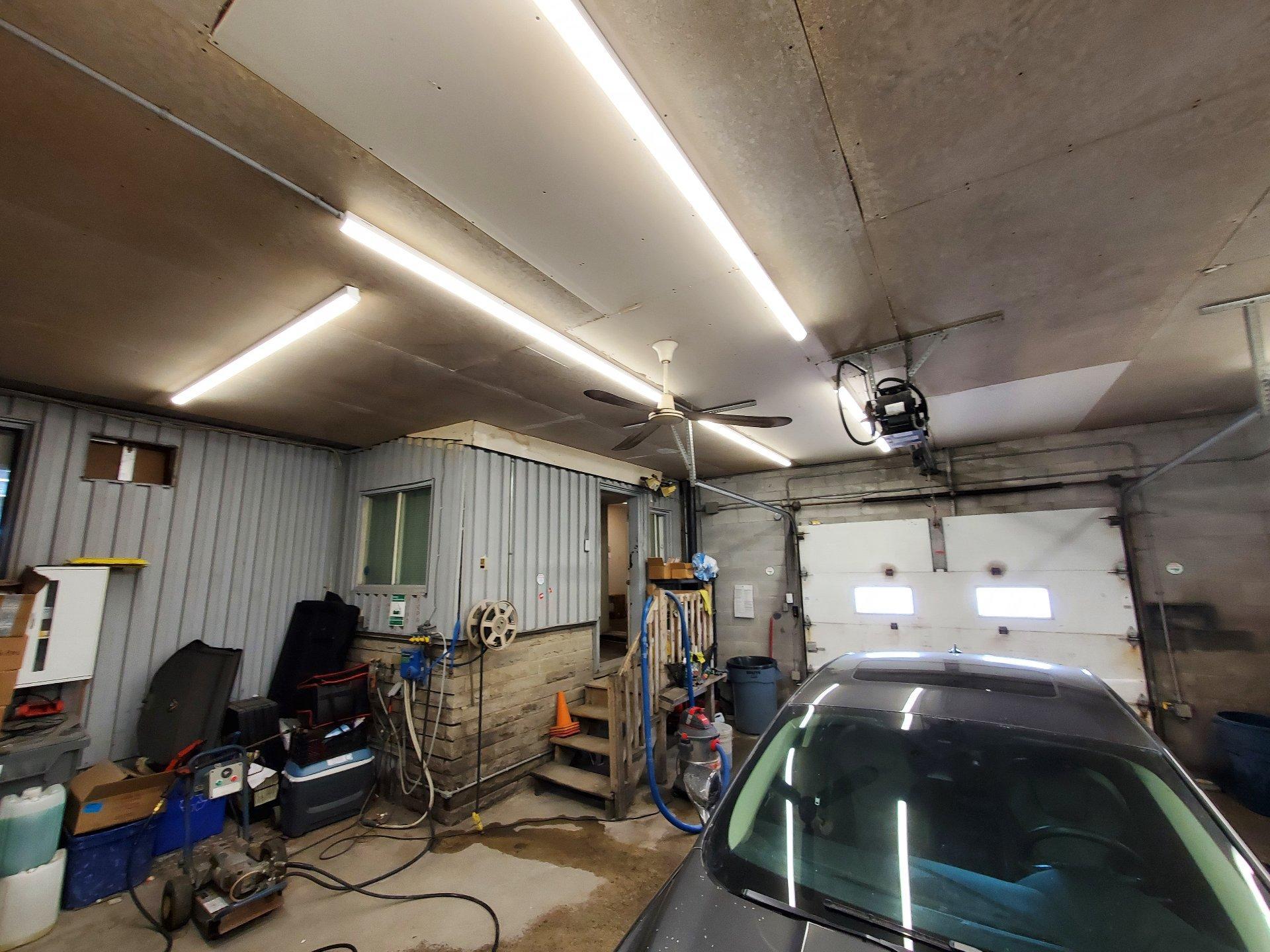 









2046


Boul. des Laurentides

,
Laval (Chomedey),




QC
H7M2Y5

