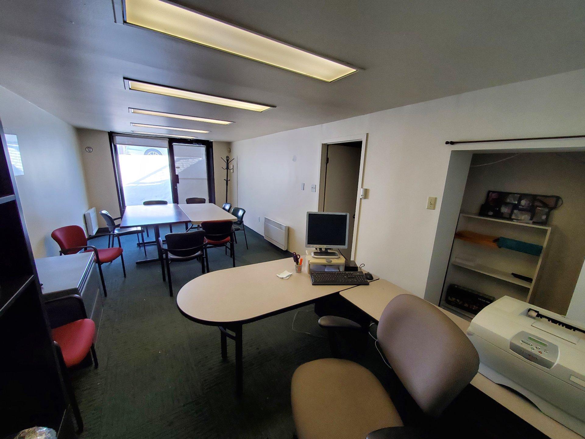 









2046


Boul. des Laurentides

,
Laval (Chomedey),




QC
H7M2Y5

