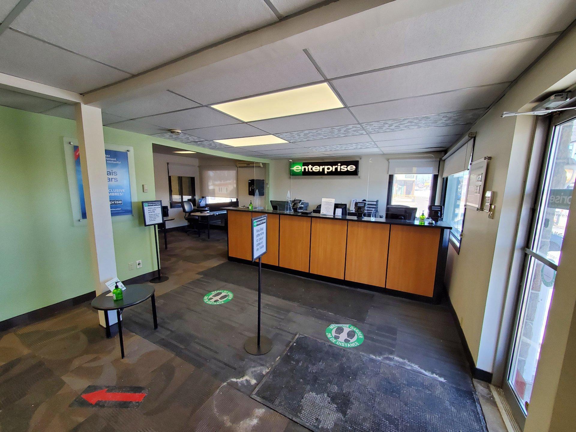 









2046


Boul. des Laurentides

,
Laval (Chomedey),




QC
H7M2Y5

