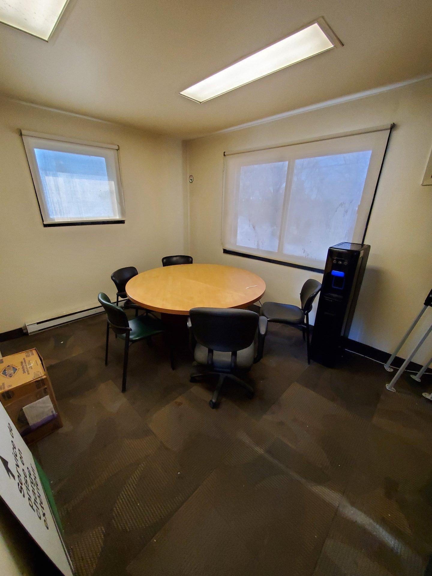 









2046


Boul. des Laurentides

,
Laval (Chomedey),




QC
H7M2Y5

