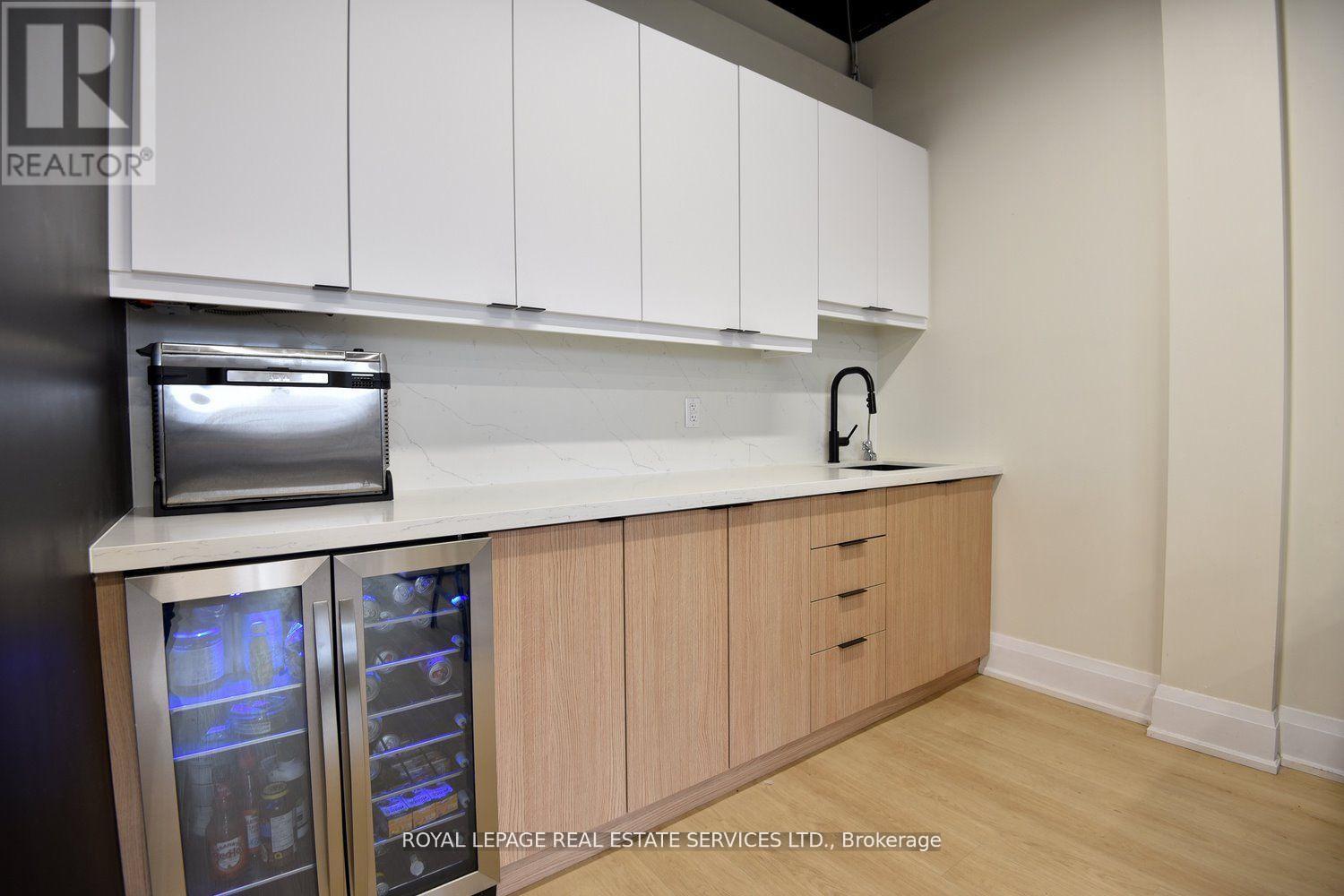 












208 - 3465 REBECCA STREET

,
Oakville,




Ontario
L6L0H3

