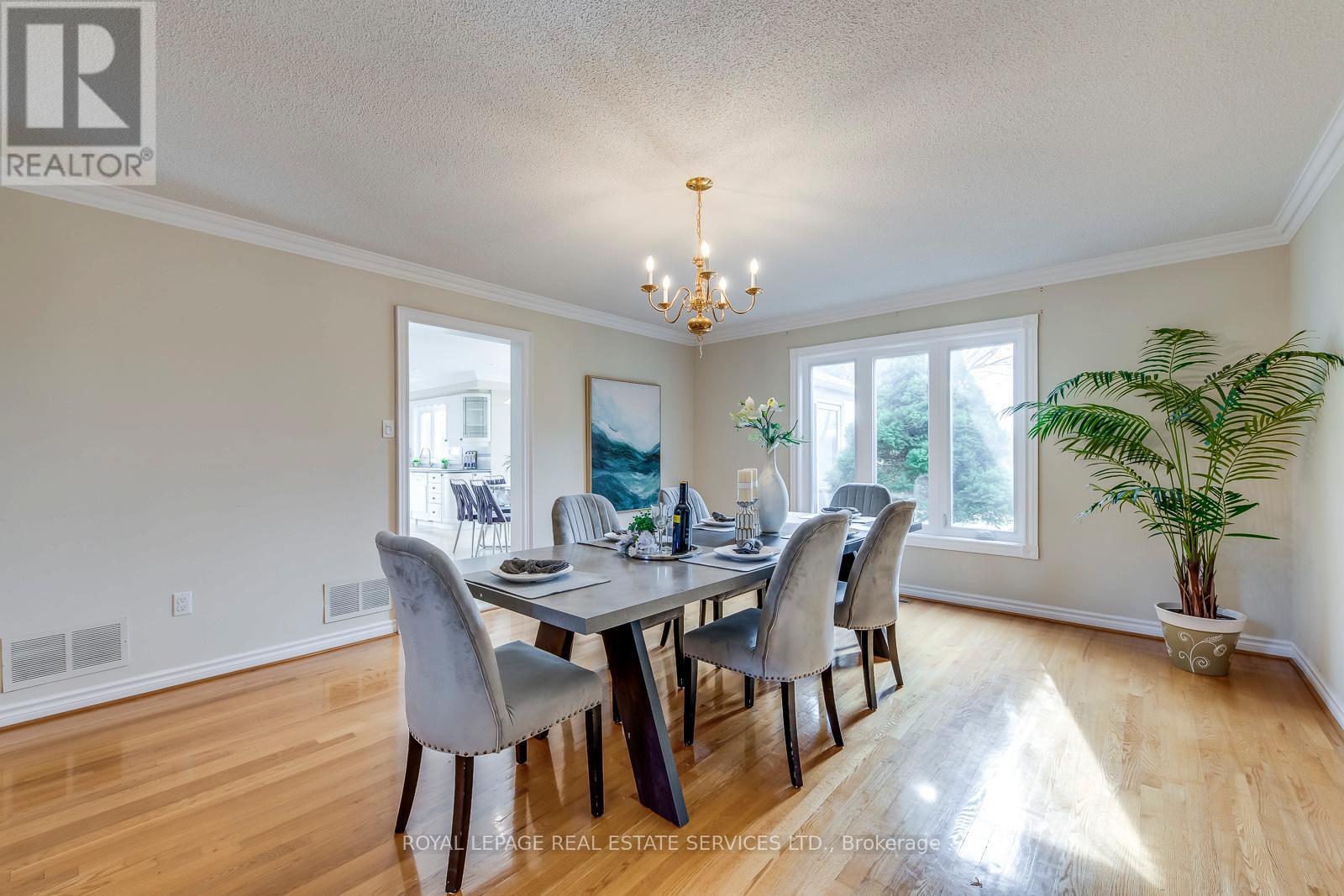 












4538 CREDIT POINTE DRIVE

,
Mississauga,




Ontario
L5M3L9

