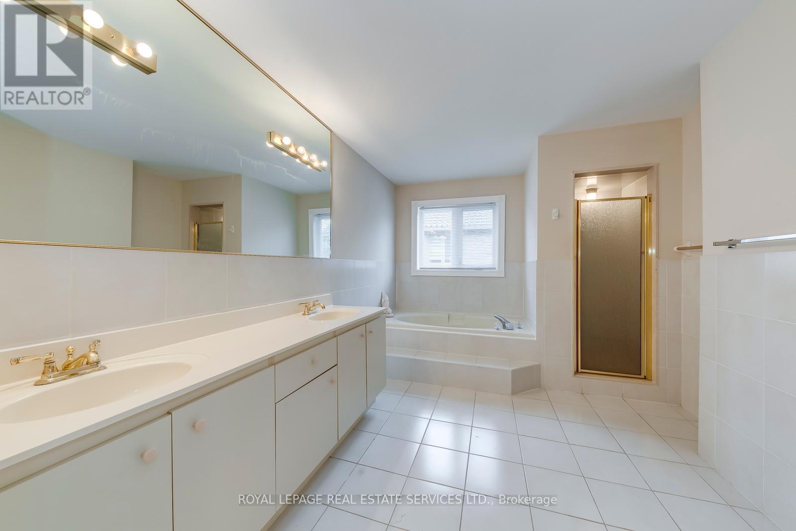 












4538 CREDIT POINTE DRIVE

,
Mississauga,




Ontario
L5M3L9

