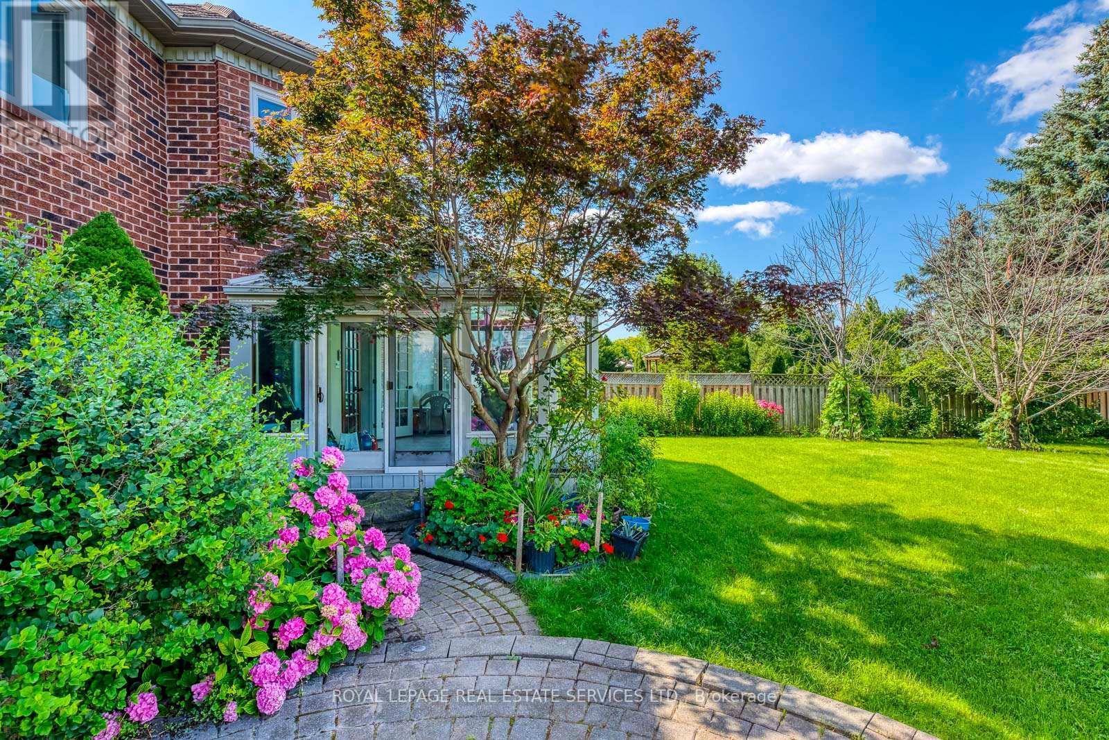 












4538 CREDIT POINTE DRIVE

,
Mississauga,




Ontario
L5M3L9

