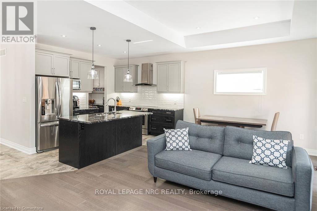 












144 LAMETTI DRIVE

,
Pelham (Fonthill),




Ontario
L0S1E6

