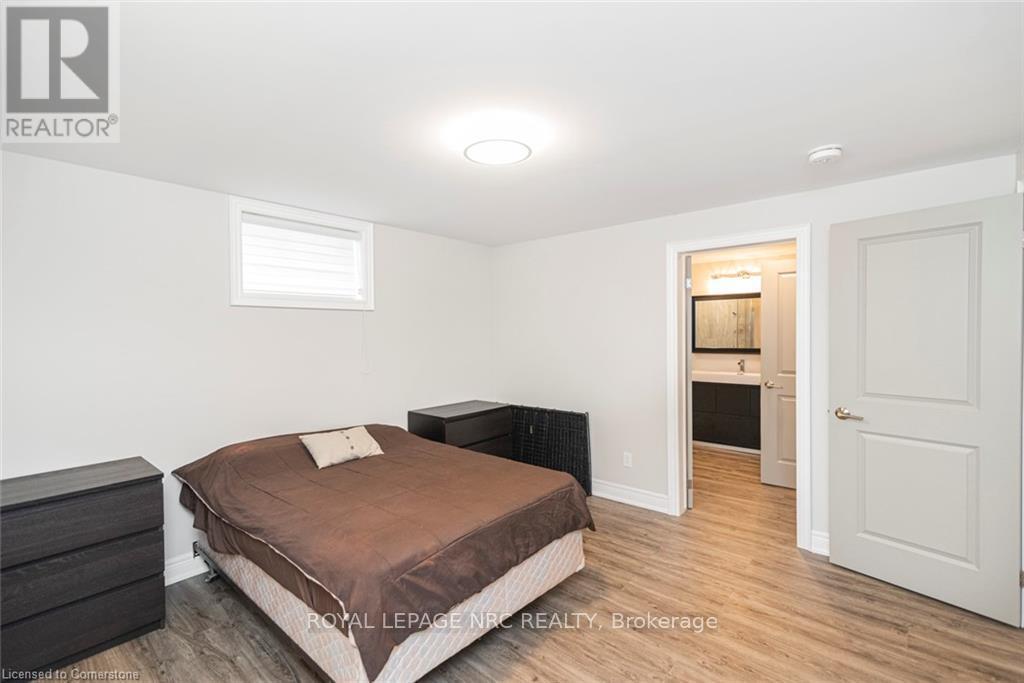 












144 LAMETTI DRIVE

,
Pelham (Fonthill),




Ontario
L0S1E6

