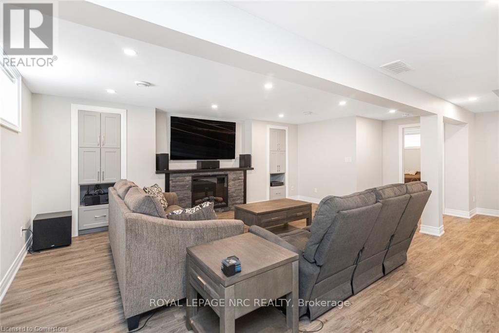












144 LAMETTI DRIVE

,
Pelham (Fonthill),




Ontario
L0S1E6

