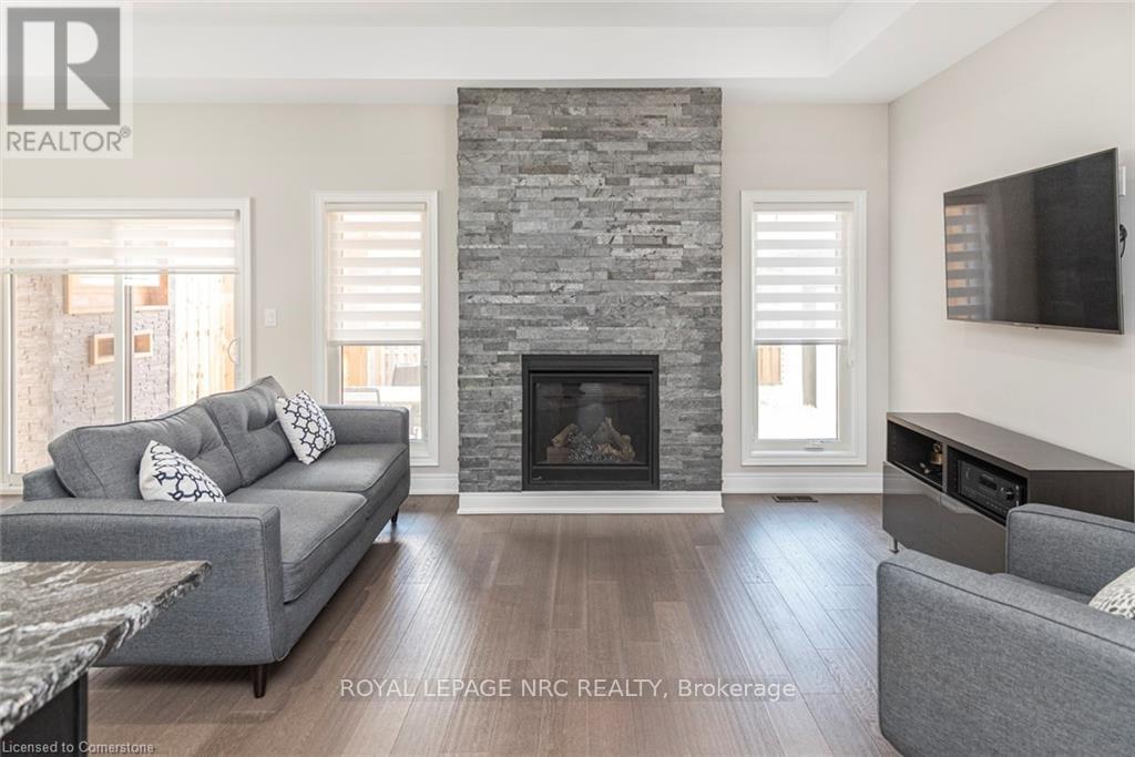 












144 LAMETTI DRIVE

,
Pelham (Fonthill),




Ontario
L0S1E6

