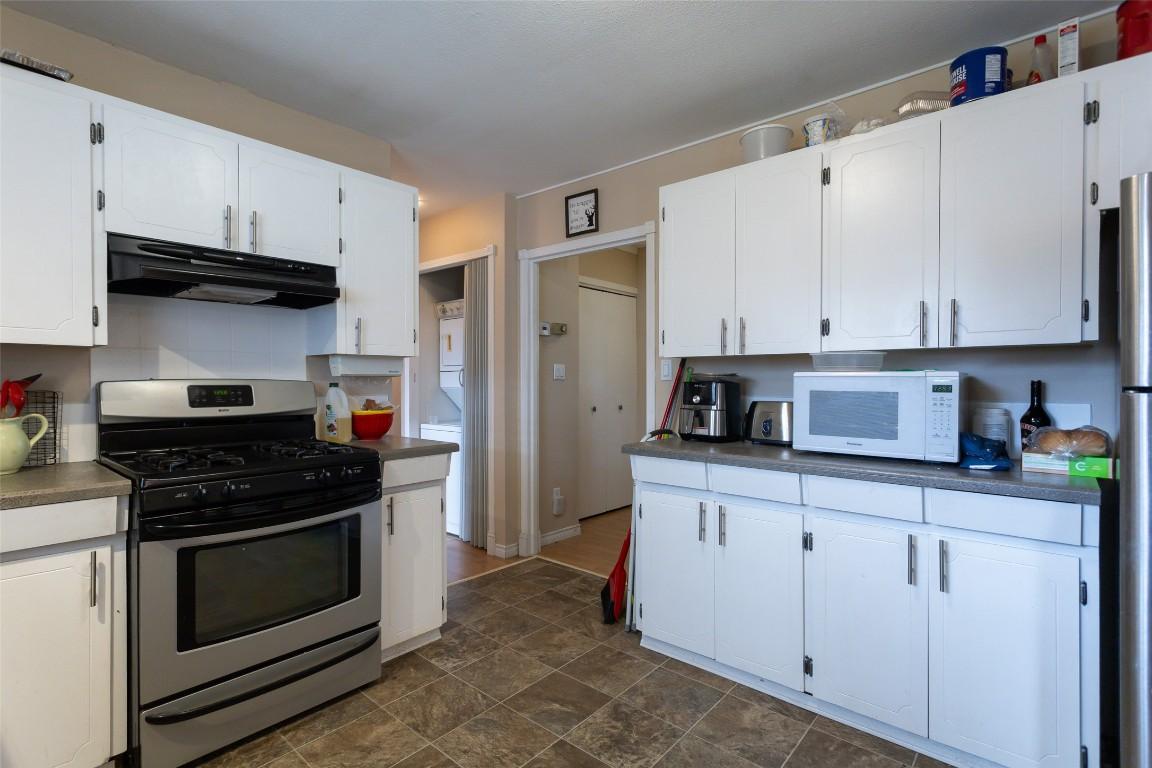 









1911


Cross

Road,
Kelowna,




BC
V1V 2E4

