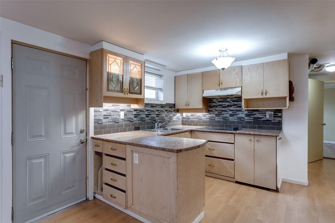









1911


Cross

Road,
Kelowna,




BC
V1V 2E4

