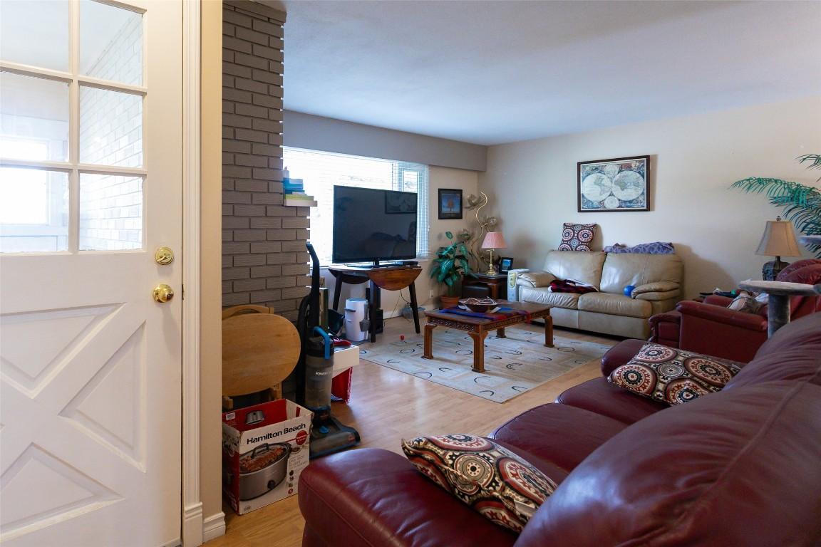 









1911


Cross

Road,
Kelowna,




BC
V1V 2E4

