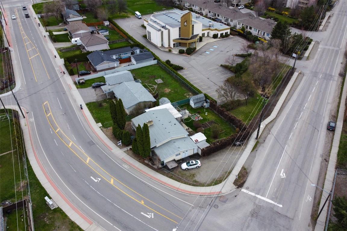 









1911


Cross

Road,
Kelowna,




BC
V1V 2E4


