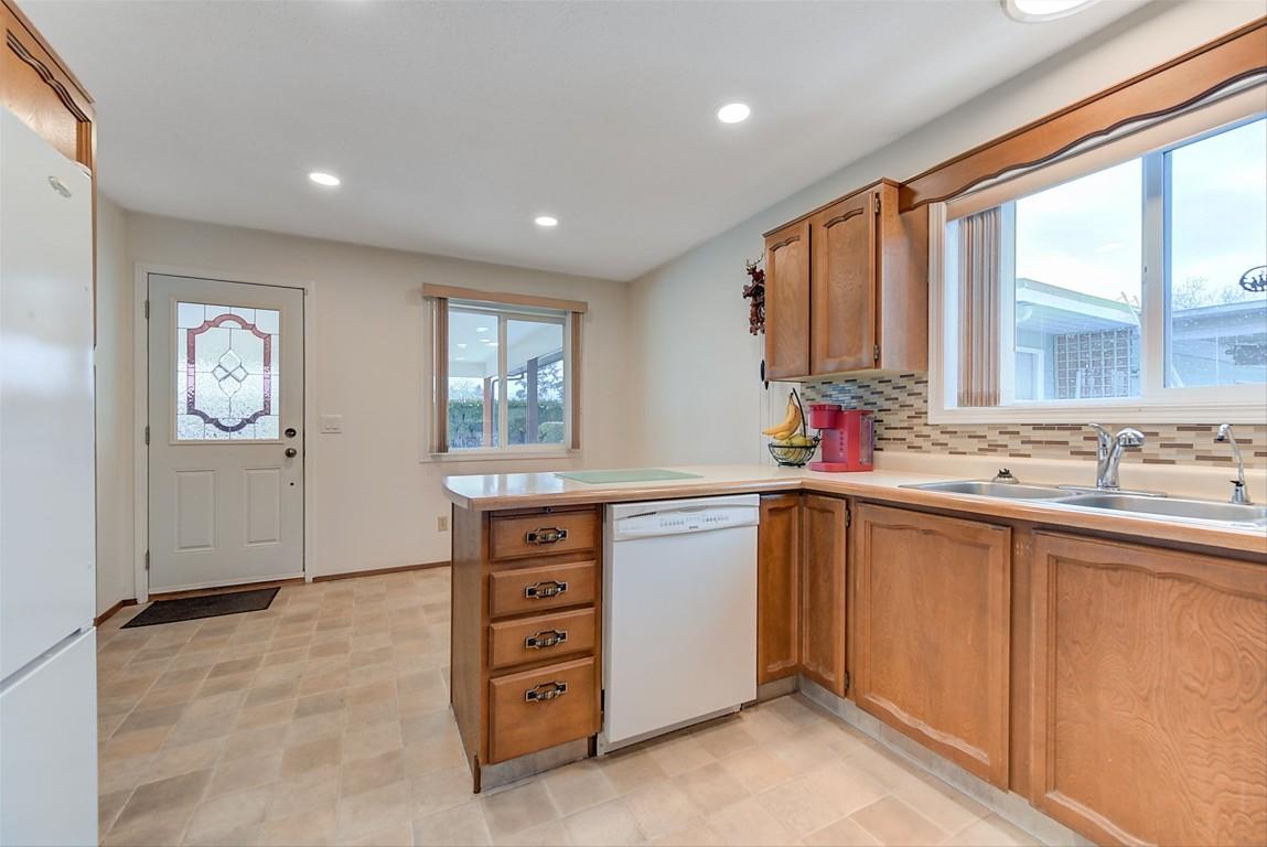 









1370


Springfield

Road,
Kelowna,




BC
V1Y 5V1

