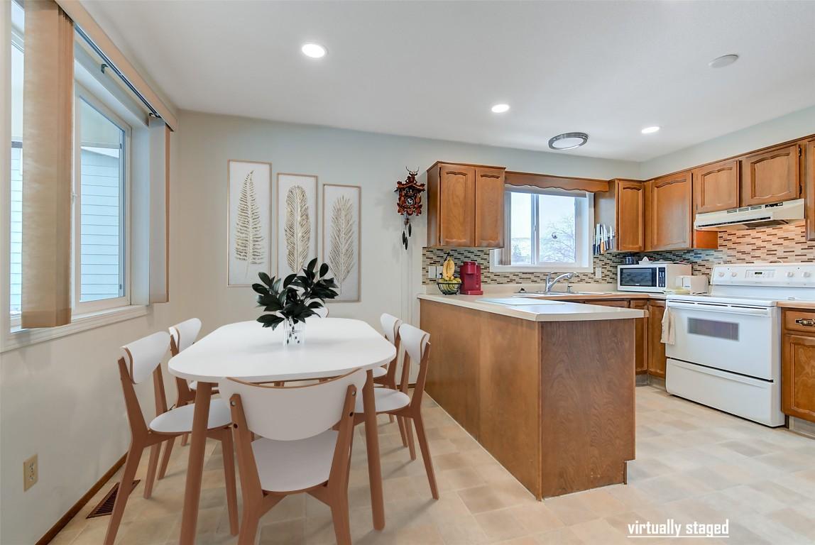









1370


Springfield

Road,
Kelowna,




BC
V1Y 5V1

