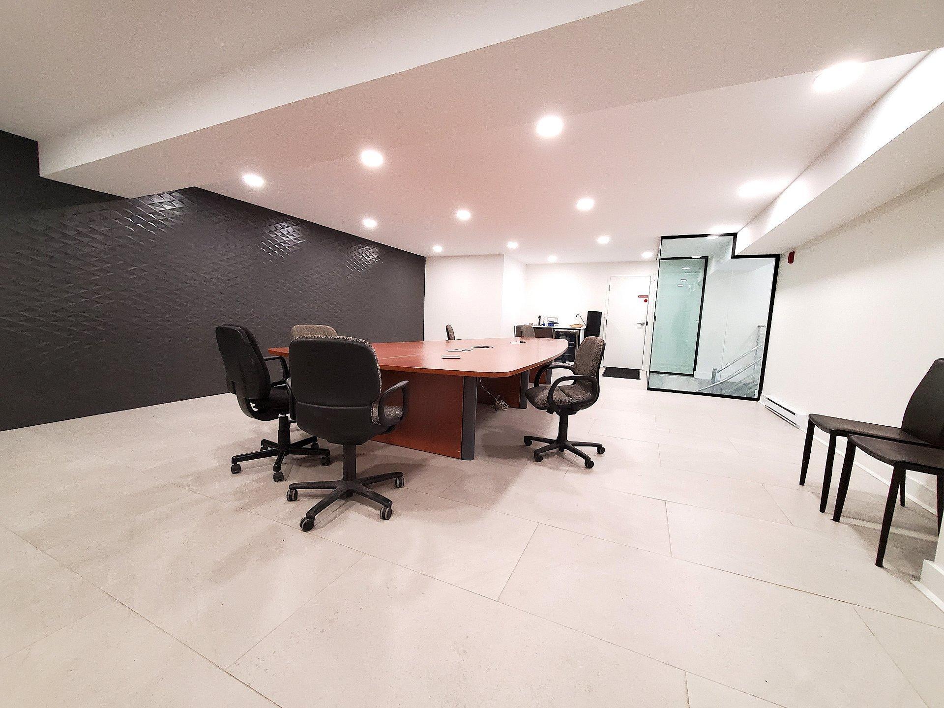 









3995


Boul. Lite

,
Laval (Saint-Vincent-de-Paul),




QC
H7E1A3

