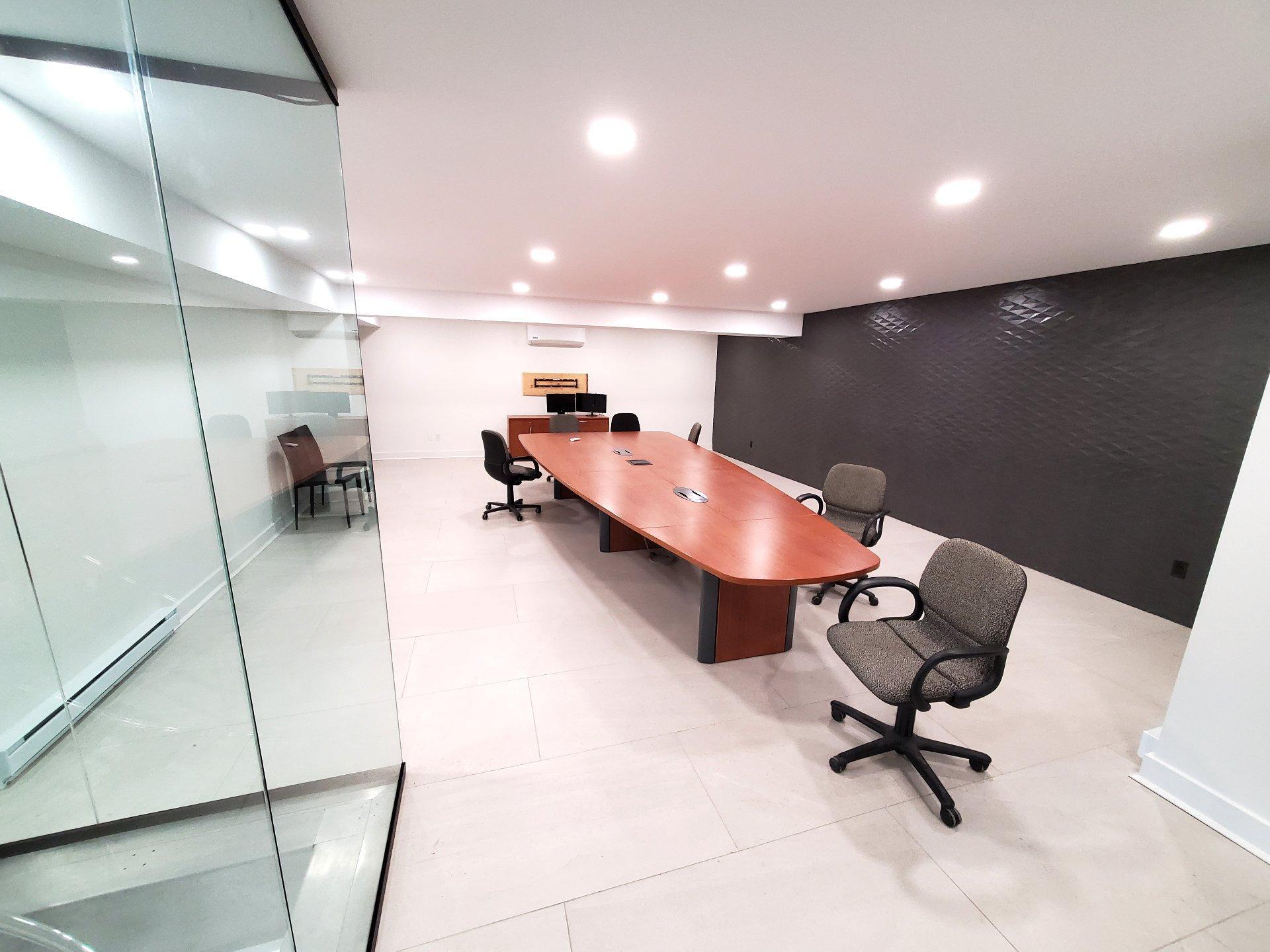 









3995


Boul. Lite

,
Laval (Saint-Vincent-de-Paul),




QC
H7E1A3

