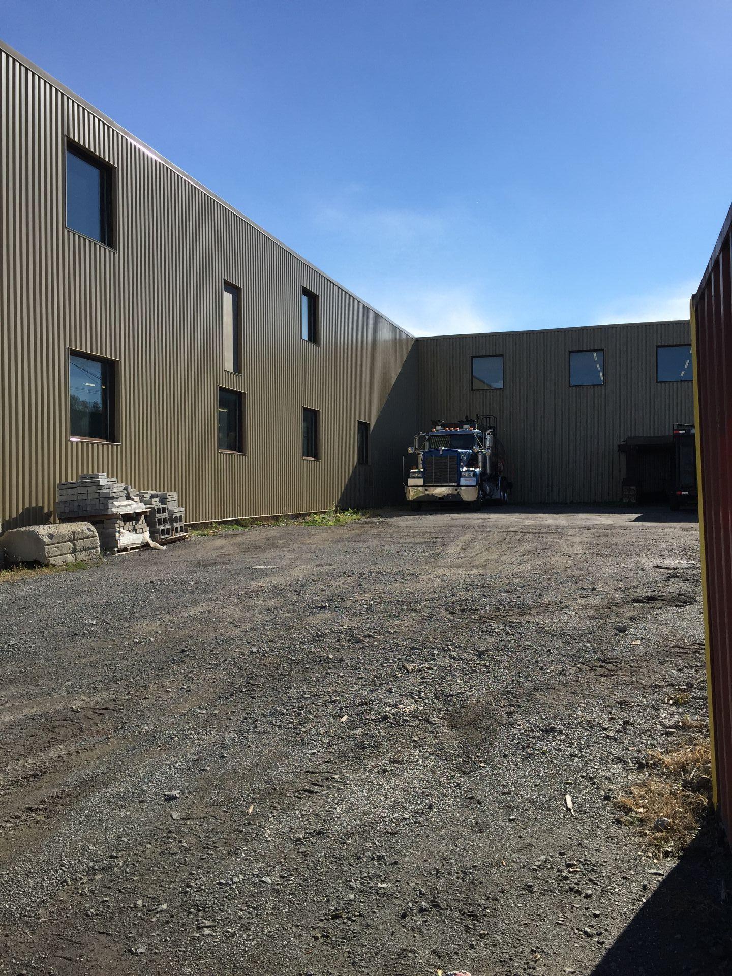 









3995


Boul. Lite

,
Laval (Saint-Vincent-de-Paul),




QC
H7E1A3

