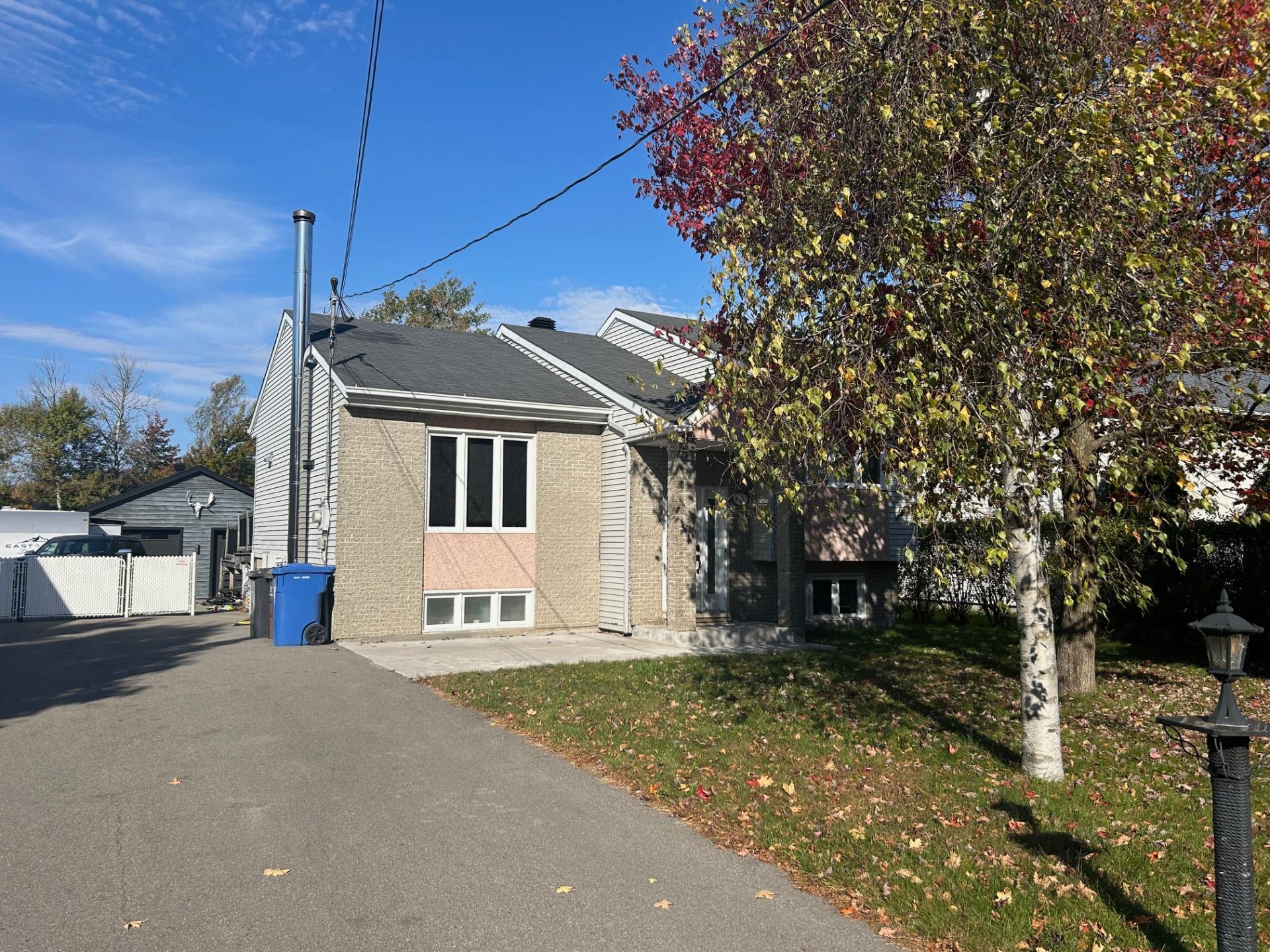 









4980


Rue du Jalon

,
Terrebonne (La Plaine),




QC
J7M1A4

