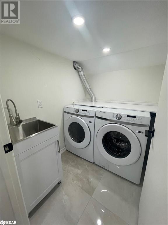 












954 NINTH Street

,
Peel,




Ontario
L5E1S3

