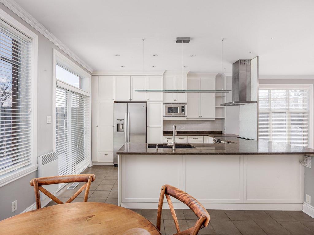 









4363Z


Boul. Décarie

,
Montréal (Côte-des-Neiges/Notre-Dame-de-Grâce),




QC
H4A3K4

