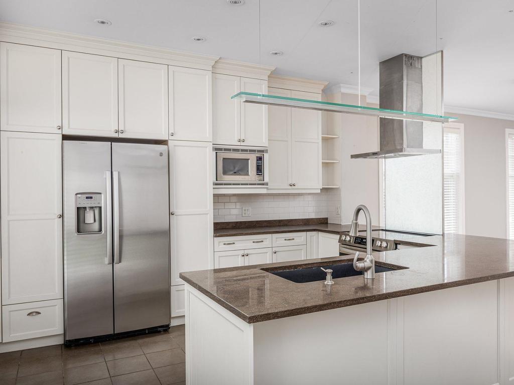 









4363Z


Boul. Décarie

,
Montréal (Côte-des-Neiges/Notre-Dame-de-Grâce),




QC
H4A3K4


