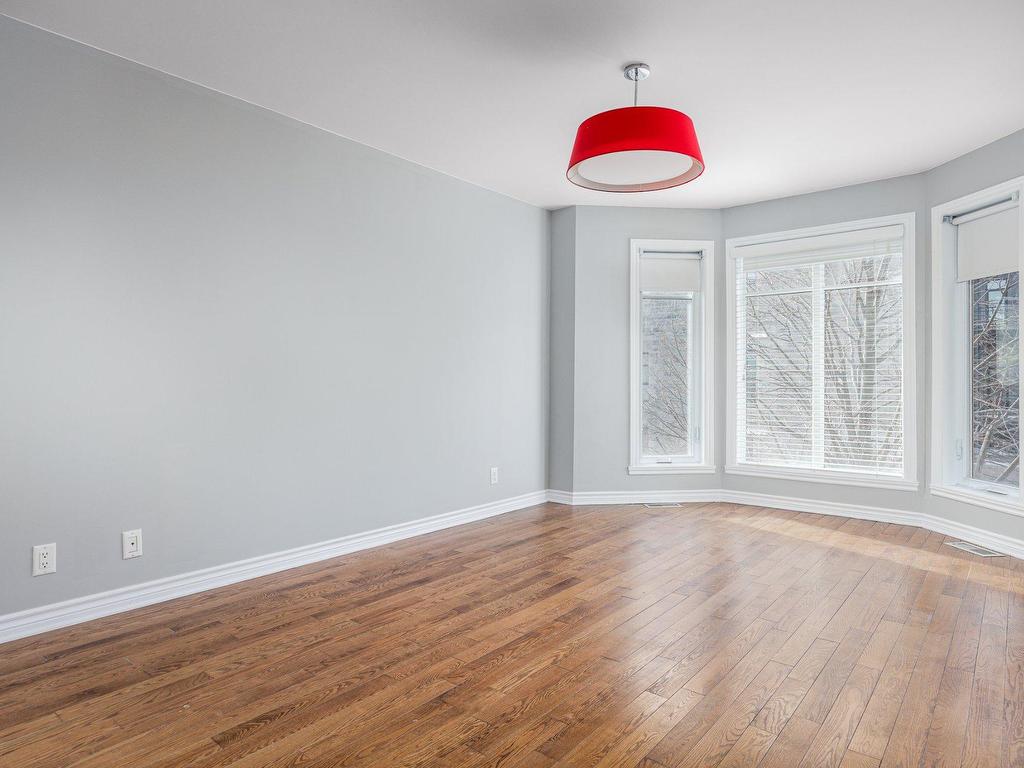 









4363Z


Boul. Décarie

,
Montréal (Côte-des-Neiges/Notre-Dame-de-Grâce),




QC
H4A3K4

