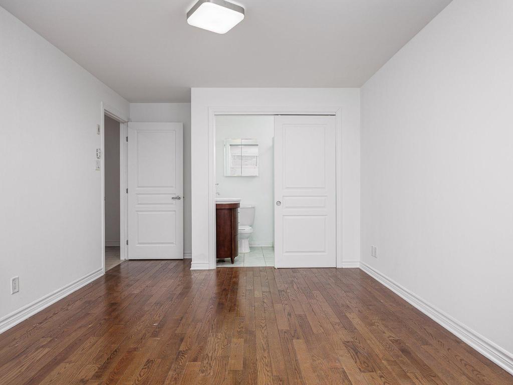 









4363Z


Boul. Décarie

,
Montréal (Côte-des-Neiges/Notre-Dame-de-Grâce),




QC
H4A3K4

