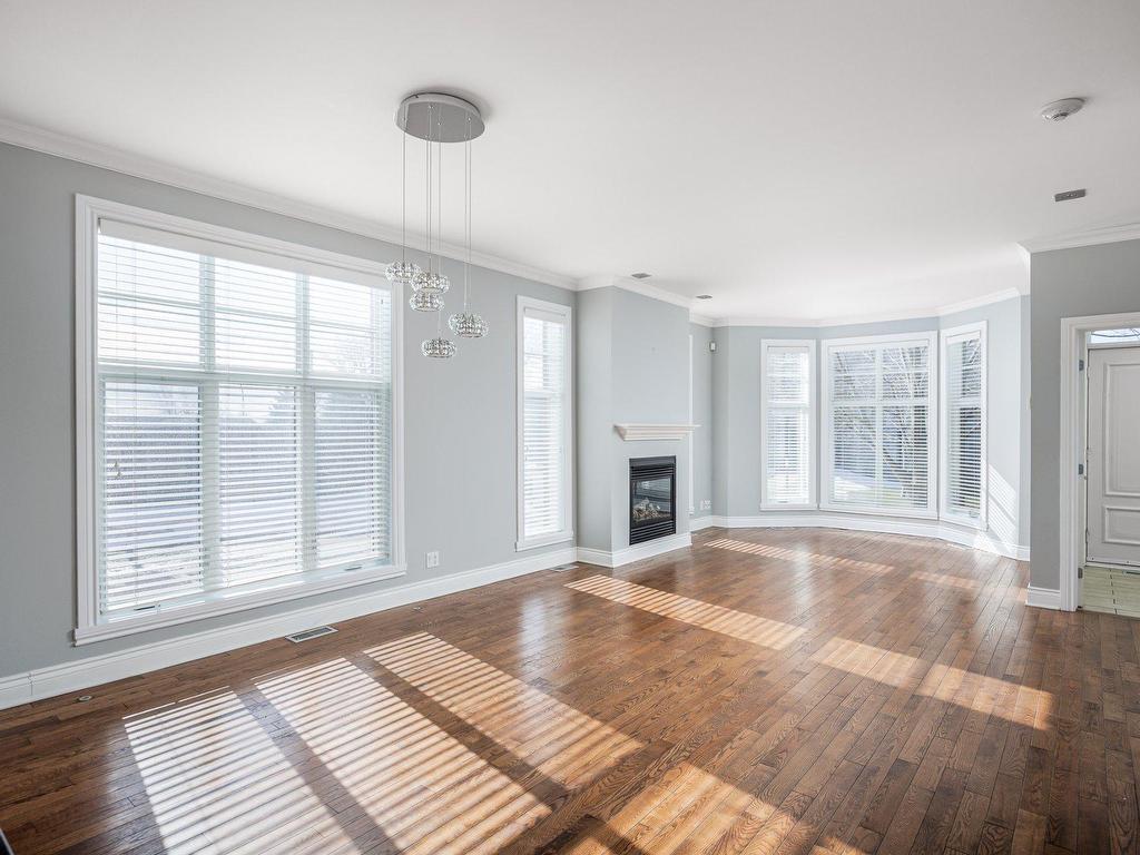 









4363Z


Boul. Décarie

,
Montréal (Côte-des-Neiges/Notre-Dame-de-Grâce),




QC
H4A3K4

