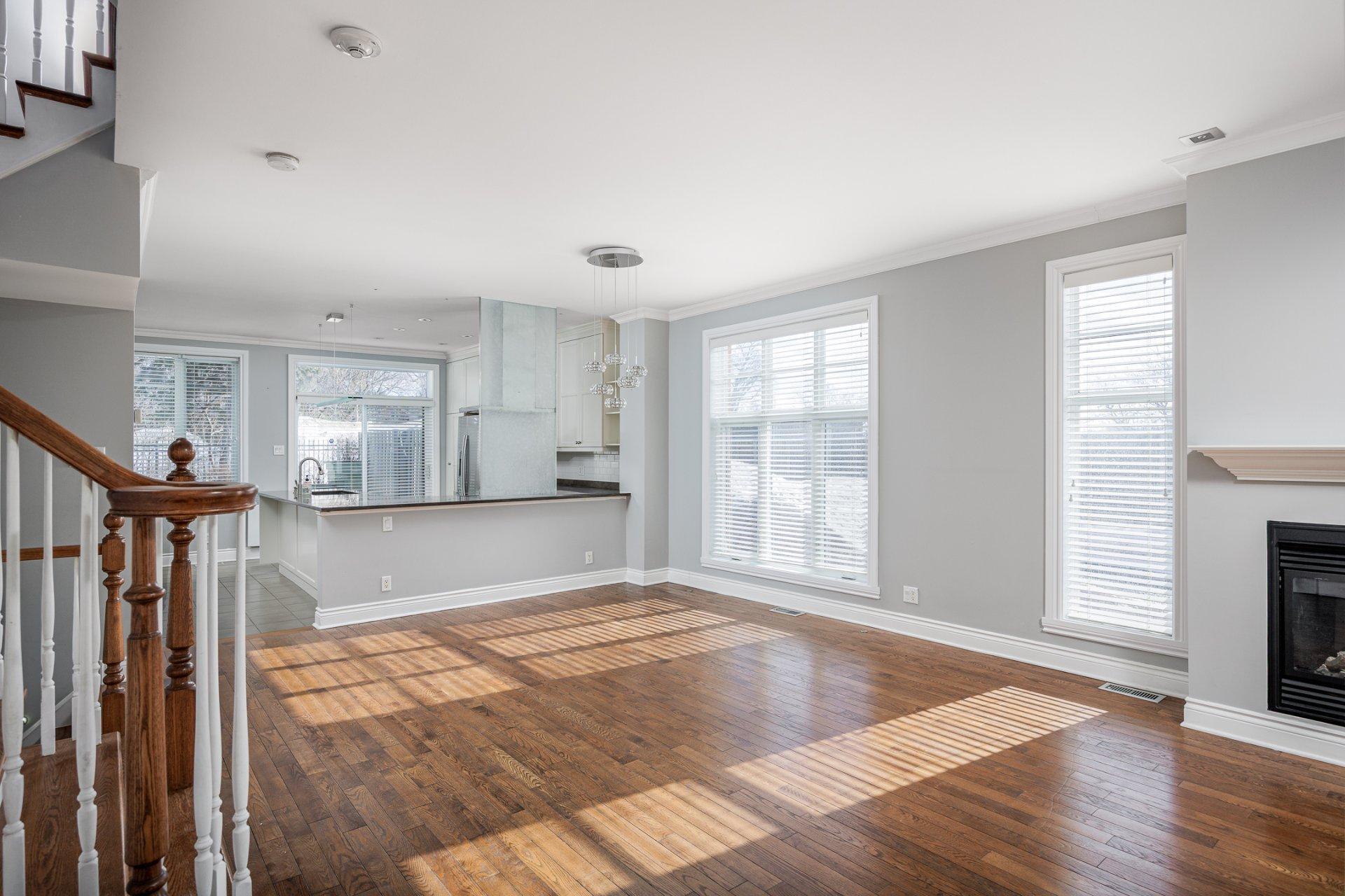 









4363Z


Boul. Décarie

,
Montréal (Côte-des-Neiges/Notre-Dame-de-Grâce),




QC
H4A3K4

