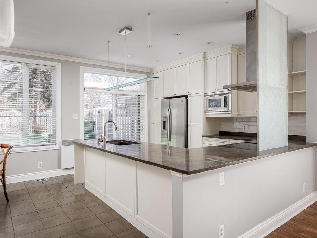 









4363Z


Boul. Décarie

,
Montréal (Côte-des-Neiges/Notre-Dame-de-Grâce),




QC
H4A3K4

