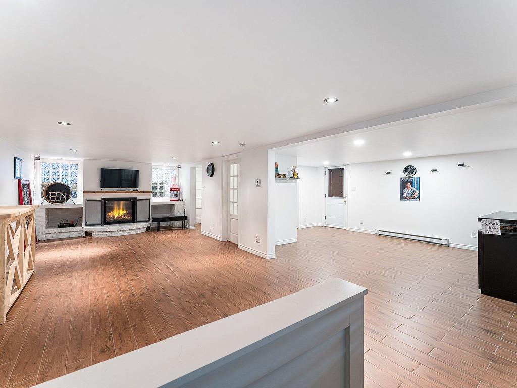 









944


Ch. de Knowlton

,
Lac-Brome,




QC
J0E2P0

