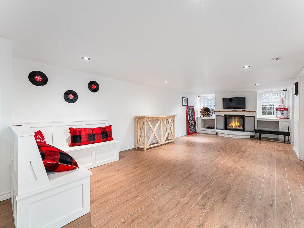 









944


Ch. de Knowlton

,
Lac-Brome,




QC
J0E2P0

