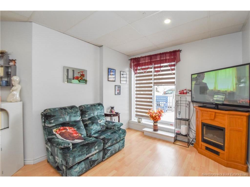 









116


1ère rue

ST,
Shippagan,




NB
E8S 1A3

