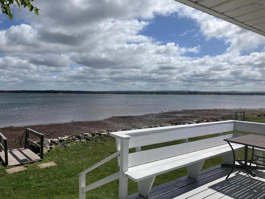 












52 Poplar Lane

,
Brule Point,







NS
B0K 1V0

