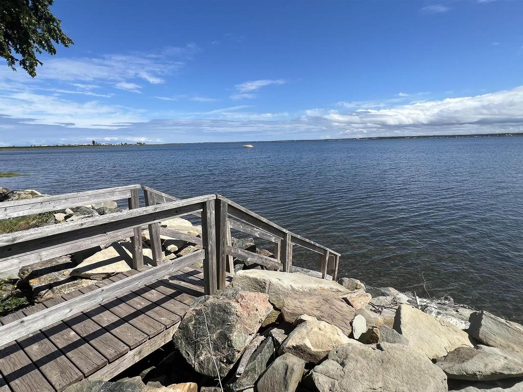 












52 Poplar Lane

,
Brule Point,







NS
B0K 1V0

