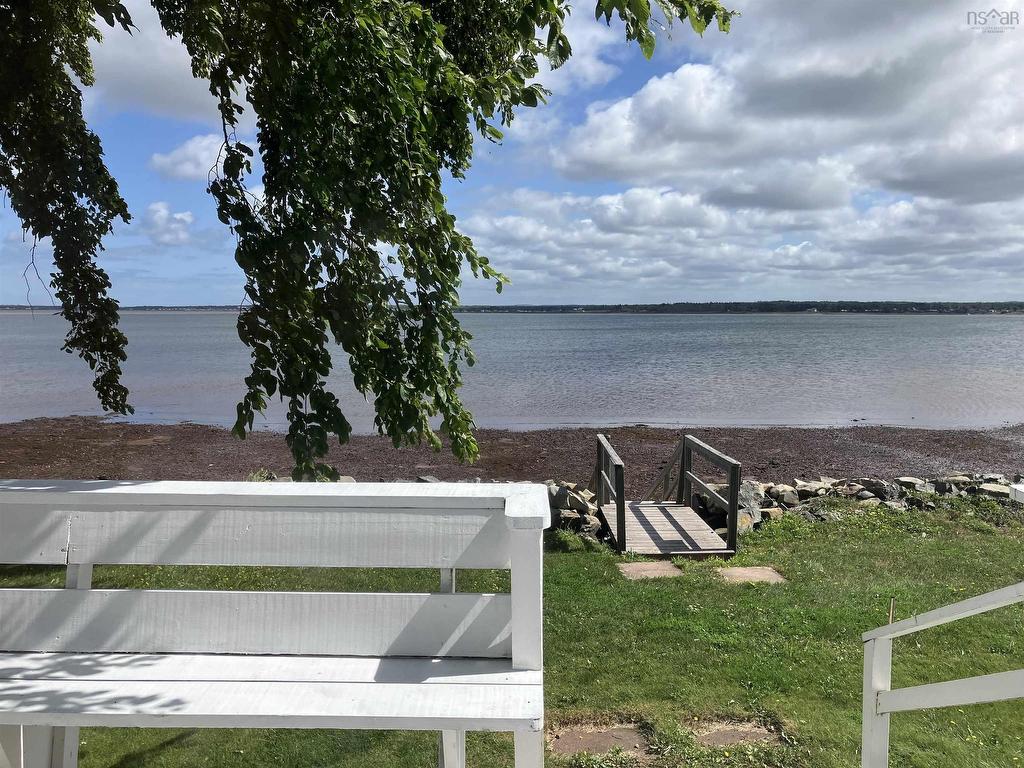 












52 Poplar Lane

,
Brule Point,







NS
B0K 1V0

